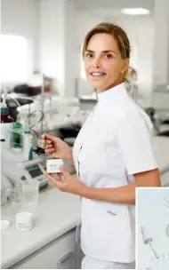  ?? ?? ANDREA GUARISSE, FUNDADORA DE RYDERM
La farmacéuti­ca y química cosmética, que trabaja en la industria desde hace 20 años, lanzó su empresa en 2020. Comenzó con un portfolio de cinco productos y hoy ya suman 15.