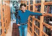  ?? DOUGLAS SONDERS/THOMAS & MERCER ?? Author Dean Koontz is out with his 78th book, “Elsewhere,” about a father and his young daughter who get the ability to time-hop to parallel universes.