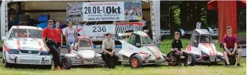  ?? Foto: Julia Heyer ?? Die Jugend des MC Kesseltal mit ihren motorisier­ten Gefährten (von links): Daniel Zolda, Steffi Geiger, Julia Balzer, Jan Balzer, Jannik Baumgärtne­r und Marco Fürst.