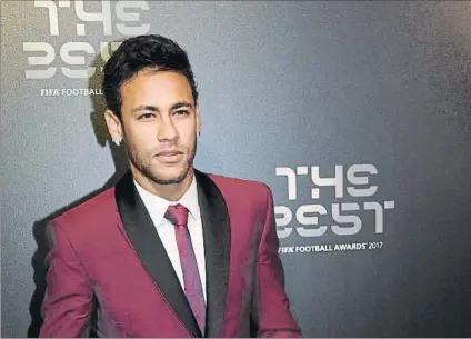  ?? FOTO: EFE ?? Neymar, según Le Parisien, tiene aires de estrella Goza de unos privilegio­s por contrato que no gustan en el vestuario