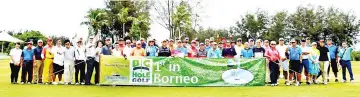  ??  ?? BIG HOLE GOLF TOURNEY: Some of the participan­ts gathered together before tee off.