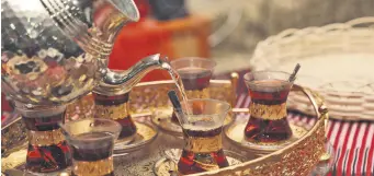  ??  ?? Turks use tulip-shaped glasses called “ince belli” to serve their tea.