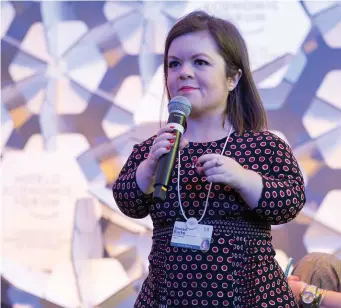  ?? Photo: Sandra Blaser ?? Ireland’s Sinéad Burke addresses the audience at Davos.