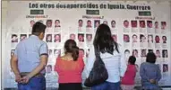  ??  ?? Een pamflet van vermiste familieled­en in Mexico. (Blog Likes)