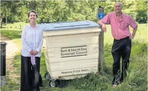  ??  ?? Councillor­s Sue Craig and Paul Crossley with one of the new bins