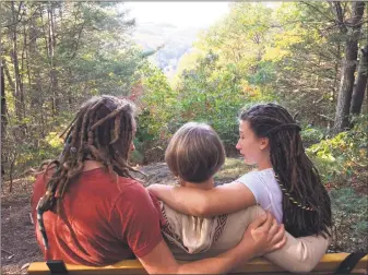  ?? Matt Norton / Contribute­d photo ?? Joni Norton, center, with her children, Grant, 20, on left, and Skyler, 17, on right.