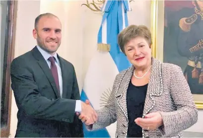  ?? AFP ?? Guzmán y Georgieva, buen nexo, charlas y paciencia para cerrar un acuerdo.