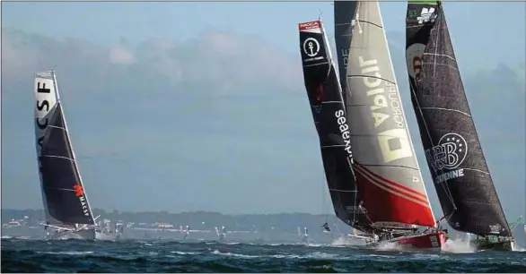  ??  ?? Cette édition du Vendée Globe ne ressemble à aucune autre en grande partie à cause d’une météo capricieus­e qui a beaucoup freiné les skippeurs.