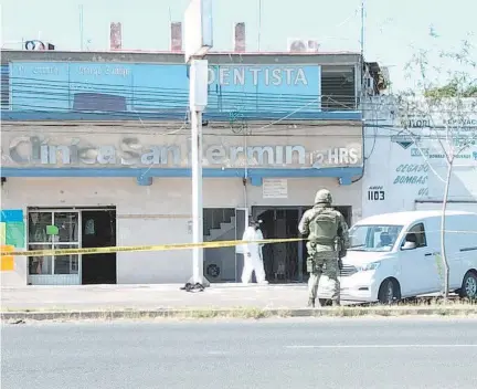  ?? CORTESÍA/EL SOL DEL BAJÍO ?? Agresión contra una clínica particular en Celaya.