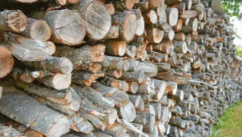 ?? Foto: Wolfgang Widemann (Symbol) ?? In der Corona-Krise geraten die Holzpreise zum Teil enorm unter Druck.