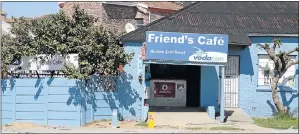  ?? Pictures: EUGENE COETZEE ?? AFTER: The owner of the Friends Cafe building changed the colour to blue
