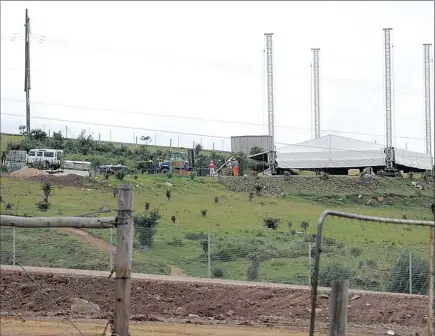  ?? PICTURE CINDY WAXA ?? GRAVE PREPARATIO­NS: Work continued throughout this week at Nelson Mandela’s burial site in Qunu.