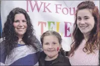  ?? NIKKI SULLIVAN/ CAPE BRETON POST ?? Skyla Bennett, centre, with her mom Tammy and sister Kaelan MacLeod.