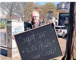  ?? FOTO: PRIVAT ?? Ulrich Peters von der FDP macht Werbung für den stationäre­n Handel.