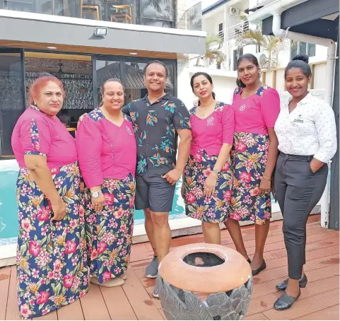  ?? Photo: Mereleki Nai ?? Voice of the Needy Foundation staff (from left), Yashmin Khan, Doreen Nisha, Alen Ram, Vandhana Sharma, Mainaz Ali, Shama Dean at Bulabard Hotel at Wailoaloa in Nadi.