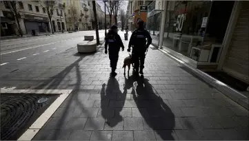  ?? (Photo Dylan Meiffret) ?? L’avenue Jean-médecin était quasi déserte hier matin.