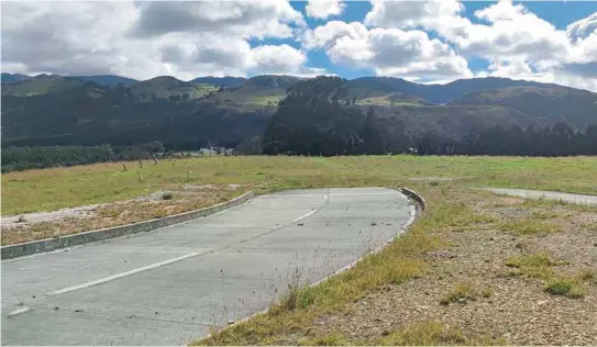  ?? / Cortesía ?? La vía no ha sido entregada al IDU debido a que forma parte de un proyecto que no ha culminado.