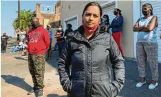  ?? Foto: Christian Putsch ?? „Das war eindeutig ein rassistisc­her Angriff auf uns“, sagt die junge Mutter Arthi Nundhlal über die Unruhen in der Stadt Phoenix.