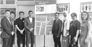  ??  ?? Representa­tives from the six tourist attraction­s led by Alexander Yee (far left) after briefing Assafal on ‘CheckIn Tuaran’.