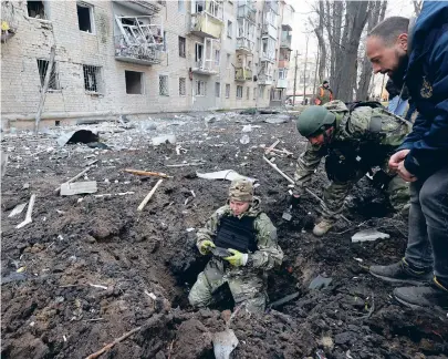  ?? [Imago] ?? Bombardeme­nt mit Fliegerbom­ben: Mit seinen Gleitbombe­n kann Russland praktisch jedes Objekt in Charkiw erreichen.