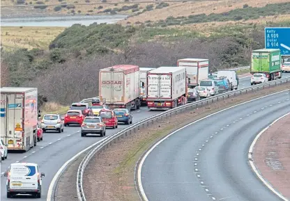  ?? Picture: Steven Brown. ?? The M90 was shut between the Kelty and Crook of Devon junctions for more than an hour.