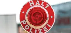  ?? Symbolfoto: Ralf Lienert ?? Mit Tempo 100 ist ein Mann auf der Flucht vor einer Polizeikon­trolle durch 30er-Zonen gefahren. Dabei wurde ein Radler verletzt.