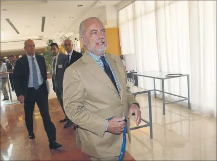  ?? FOTO: AP ?? Aurelio de Laurentiis, presidente del Nápoles, sigue empeñado en que el partido contra el Barça no debe disputarse en Barcelona