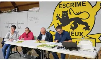  ??  ?? Vendredi, à la salle d’armes, Escrime Lisieux a tenu son assemblée générale.