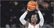  ?? FOTO: DPA ?? Hält große Stücke auf seine Kollegen: Dennis Schröder.