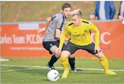  ?? FOTO: ARNULF STOFFEL ?? Mit großem Willen kamen Justin Walker und Co. gegen Hilden nach einem 0:2-Rückstand noch zu einem 3:3-Remis.