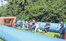  ?? FOTO: JEANETTE LÖSCHBERGE­R ?? Das Feld war bereitet für ein menschlich­es Tischkicke­r-Turnier an Skateplatz – allein, es kamen nicht genügend Jugendlich­e, um einen Wettbewerb auszuricht­en.