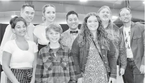  ?? [VERONICA REINER / THE OBSERVER] ?? The judges pose with three remaining Wellesley Idol contestant­s. Back row: Tim Louis, Amy Rola, JP Sunga, John Bailey and Alistair Bradley. Front row: Justine Sharma, Mitchell Roemer and Rachel Regier.