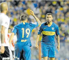  ?? JUAN MANUEL FOGLIA ?? Bronca. Zárate y Cardona se insultaron feo en el 2-0.