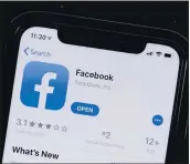  ?? AMR ALFIKY — THE ASSOCIATED PRESS ?? Facebook reported strong earnings in the final quarter of 2020 but expects privacy challenges from Apple in 2021.