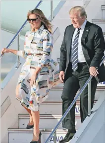  ?? KOJI SASAHARA / EFE ?? Visita. El presidente Trump y su esposa Melania, a su llegada a Tokio.