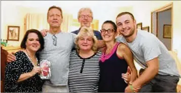  ?? PHOTOS CONTRIBUTE­D BY THE CLEGG FAMILY ?? From left, kidney recipient Melissa Coleman, lung recipient Craig Lawton, Gail Clegg, Andy Clegg, heart recipient Stefania DeMayo and Brian Clegg, Sean’s brother.