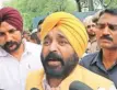  ?? PTI ?? Punjab CM Bhagwant Mann talks to the media outside Tihar jail, Monday.