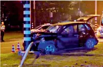  ?? AP ?? This image taken from video shows the car in which Sergio Aguero was travelling crashed up against a lamp post in Amsterdam. —