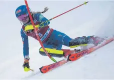  ?? FOTO: HARALD STEINER/IMAGO IMAGES ?? Auf dem Weg zu etwas Freude nach einer langen Zeit der Trauer um den verunglück­ten Vater: Mikaela Shiffrin.