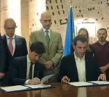  ??  ?? Dario Nardella con il sindaco di Tirana, Erion Veliaj