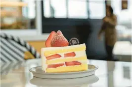  ?? PARIS BAGUETTE ?? A cake offering at Paris Baguette, a South Korea-headquarte­red, bakery-cafe chain opening its first South Florida location this April in Delray Beach.