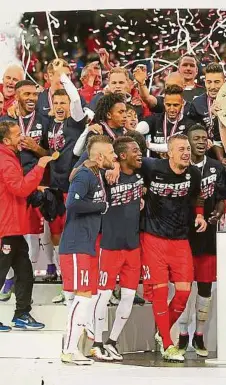  ?? APA ?? Wie schon in den vergangene­n drei Jahren ist Salzburg auch in der neuen Saison erster Anwärter auf den Meistertel­ler der österreich­ischen Bundesliga