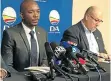  ?? Picture: ANTHONY MOLYNEAUX ?? FIGHTING ON: DA leader Mmusi Maimane and Athol Trollip at the Cape Town news conference