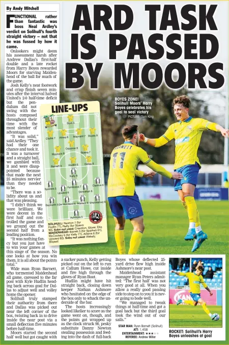  ?? PICTURE: Tom King ?? BOYES ZONE! Solihull Moors’ Harry Boyes celebrates his goal to seal victory
ROCKET: Solihull’s Harry Boyes unleashes at goal