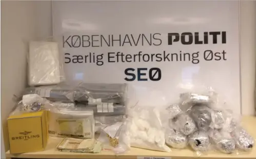  ?? POLITIFOTO ?? 13 kilo kokain, penge og kostbare ure blev beslaglagt ved politiets aktion. Nu er syv dømt i sagen, der omfatter 36 kilo kokain.