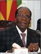  ??  ?? Rober t Mugabé est depuis trentesept ans à la tête du Zimbabwe.