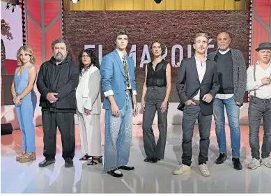  ?? LUIS MIGUEL GONZÁLEZ ?? El reparto de ‘El marqués’, en la presentaci­ón de la nueva serie de Mediaset.