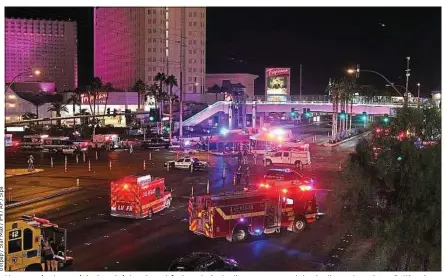  ??  ?? Un sexagénair­e américain a tiré depuis un hôtel sur la foule d’un concert en plein air, dimanche soir, en Californie.