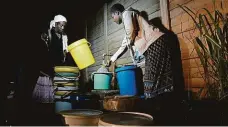  ?? Foto: ČTK ?? Jen v noci Elektřina a voda jdou v Harare pouze přes noc.