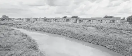  ?? Steve Gonzales photos / Houston Chronicle ?? Arbor Court, which was flooded in April, sits next to Greens Bayou. The Department of Housing and Urban Developmen­t continues to subsidize the 232-unit apartment complex in Greenspoin­t despite it being located in a floodplain.